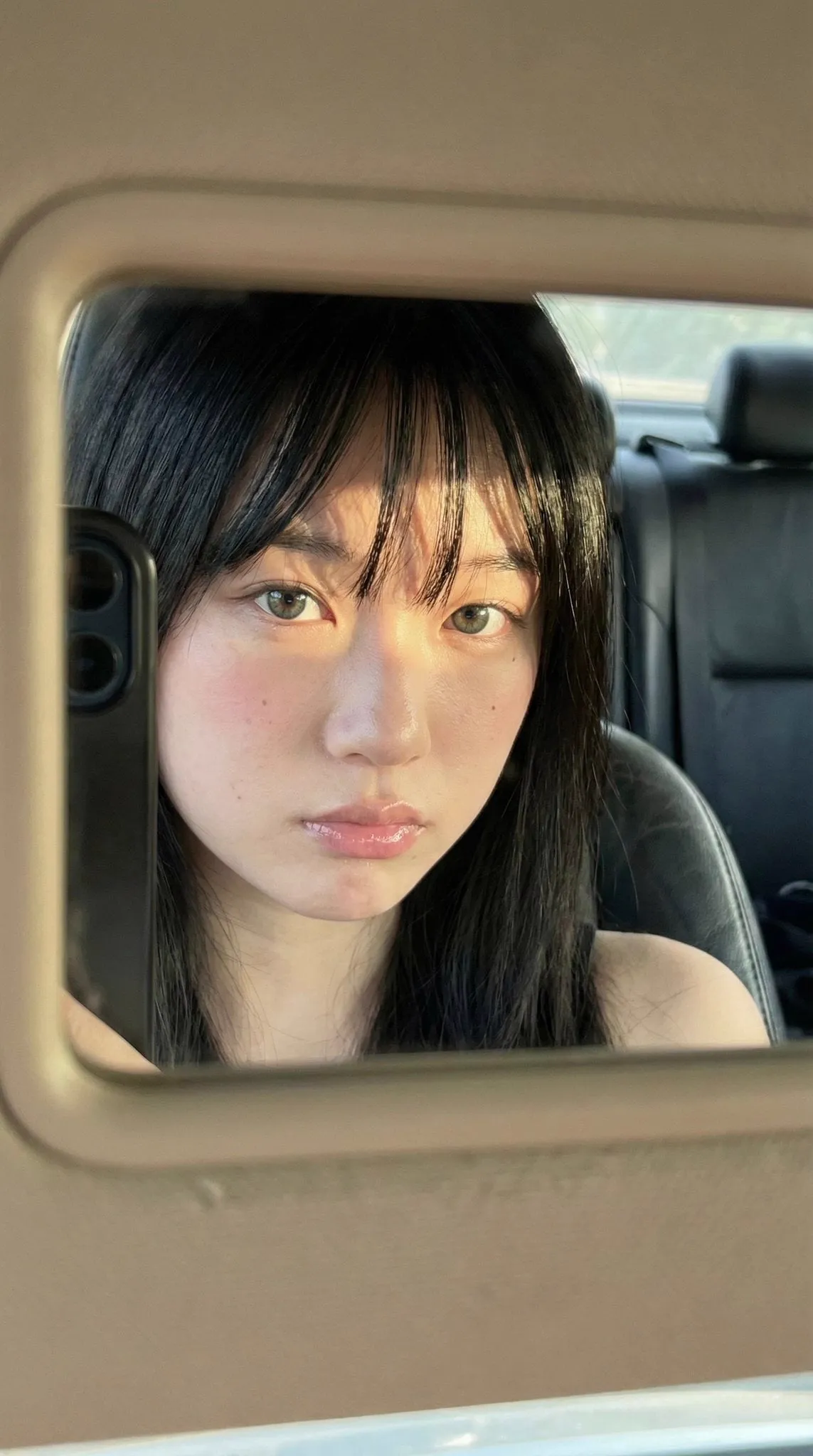 { "meta": { "aspect_ratio": "9:16", "quality": "ultra_photorealistic",… — 2/2