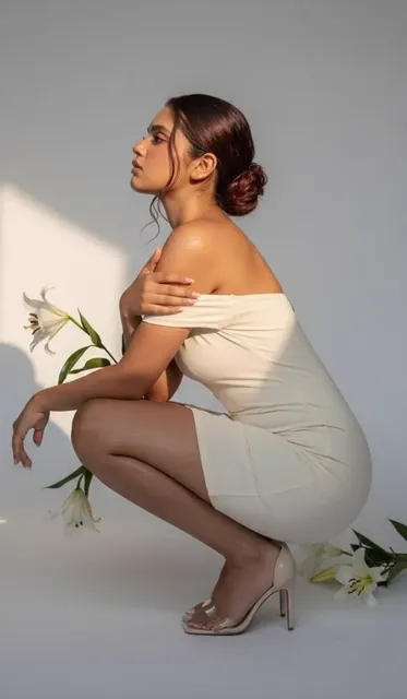 Role: High-End Fashion Editorial Photographer Shooting