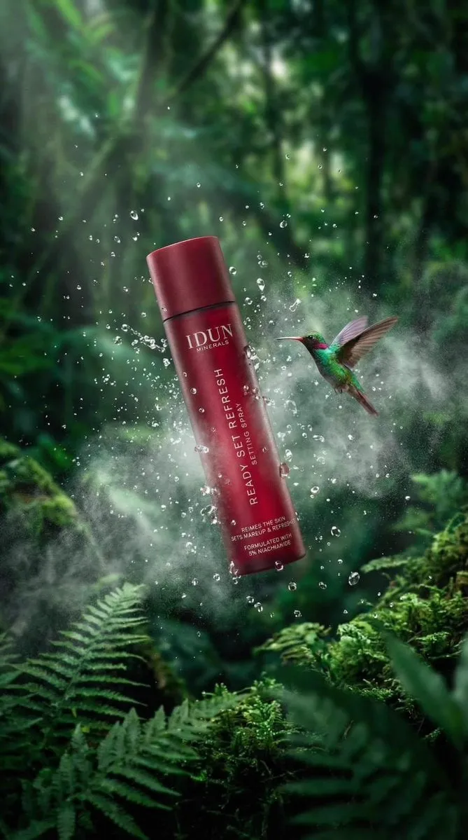 { "subject": { "primary": "Cosmetic spray bottle", "secondary": "Hummingbird",… — 3/4